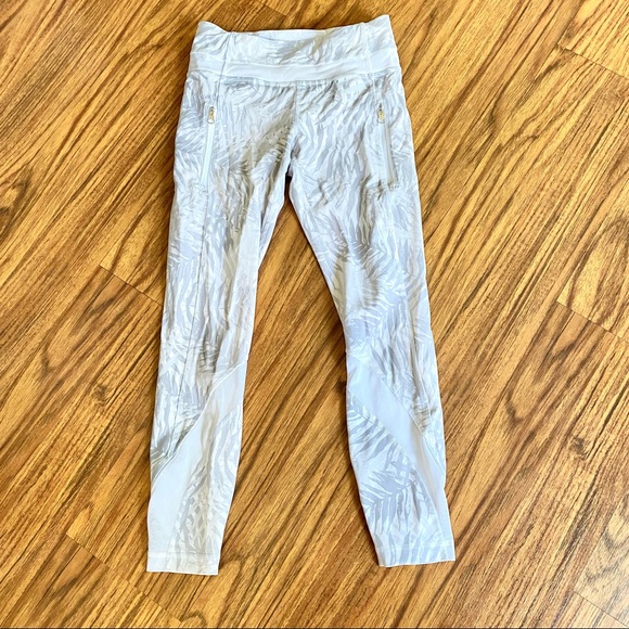 Lululemon Inspire Tight ll - Picture 4 of 6